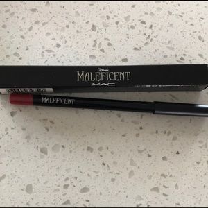 MAC lipliner